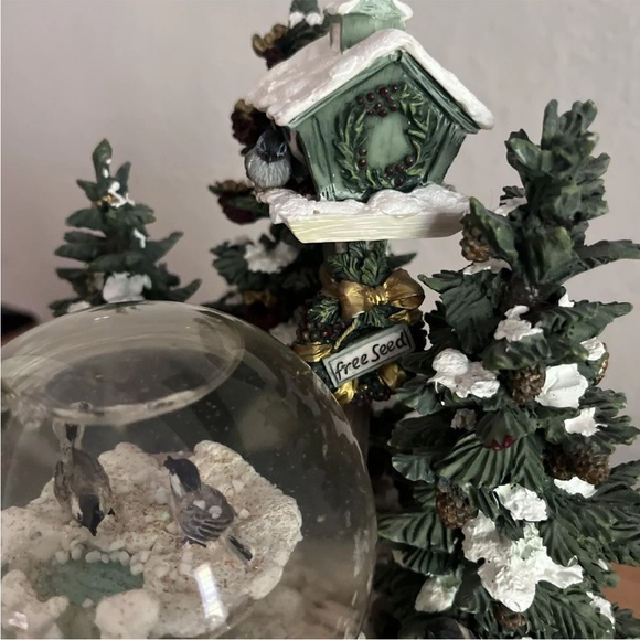 Pfaltzgraff Winterwood Christ Musical Snow Globe Welcome 2000 9" Tested & WORKS - Picture 3 of 6